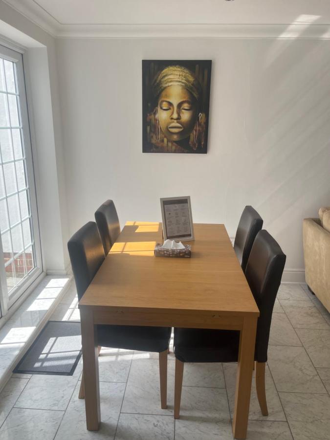 Reach Retreat Spacious 4bed House Startford Maryland Great Transport Links * Londres