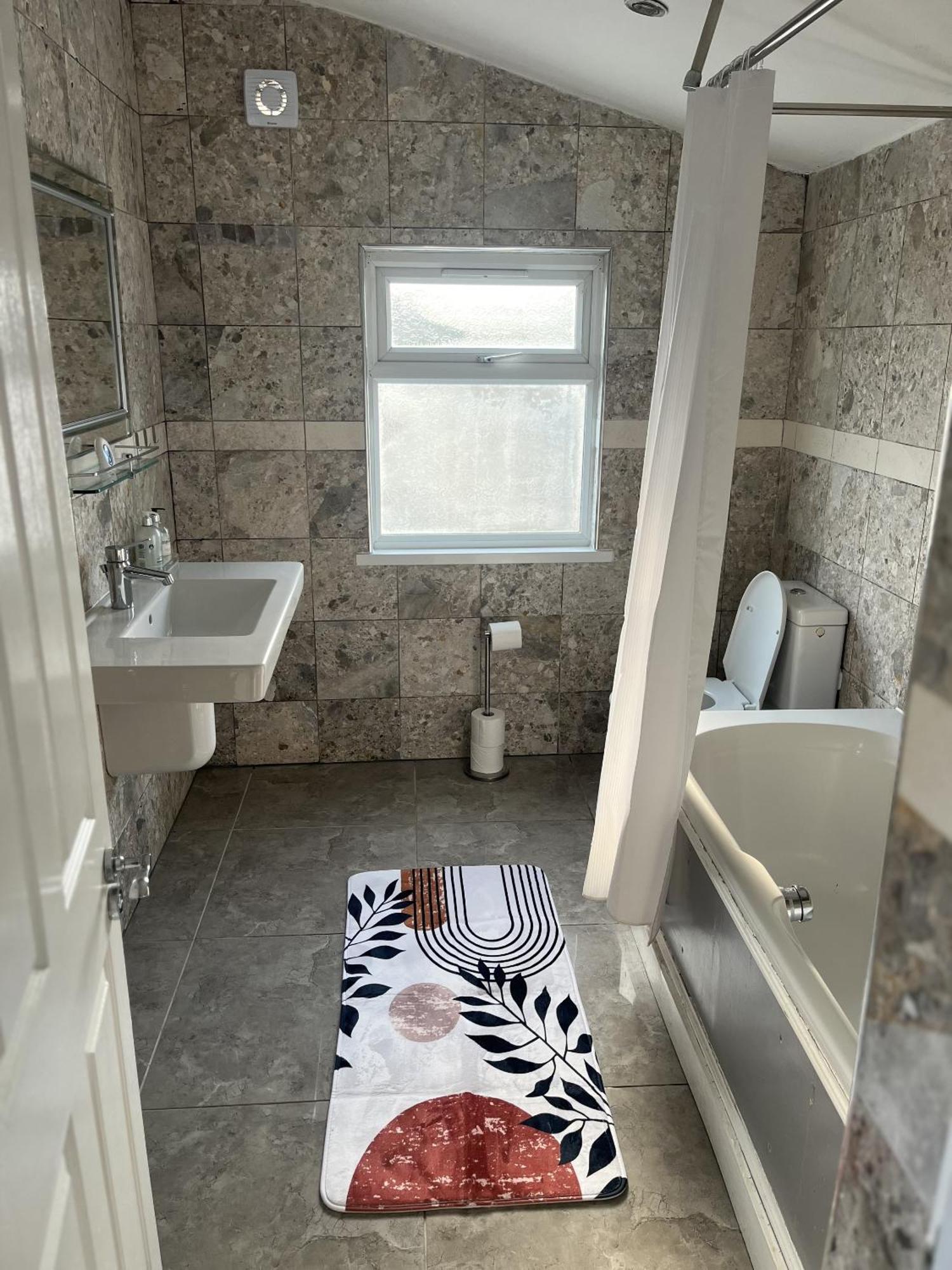 Reach Retreat Spacious 4bed House Startford Maryland Great Transport Links * Londres